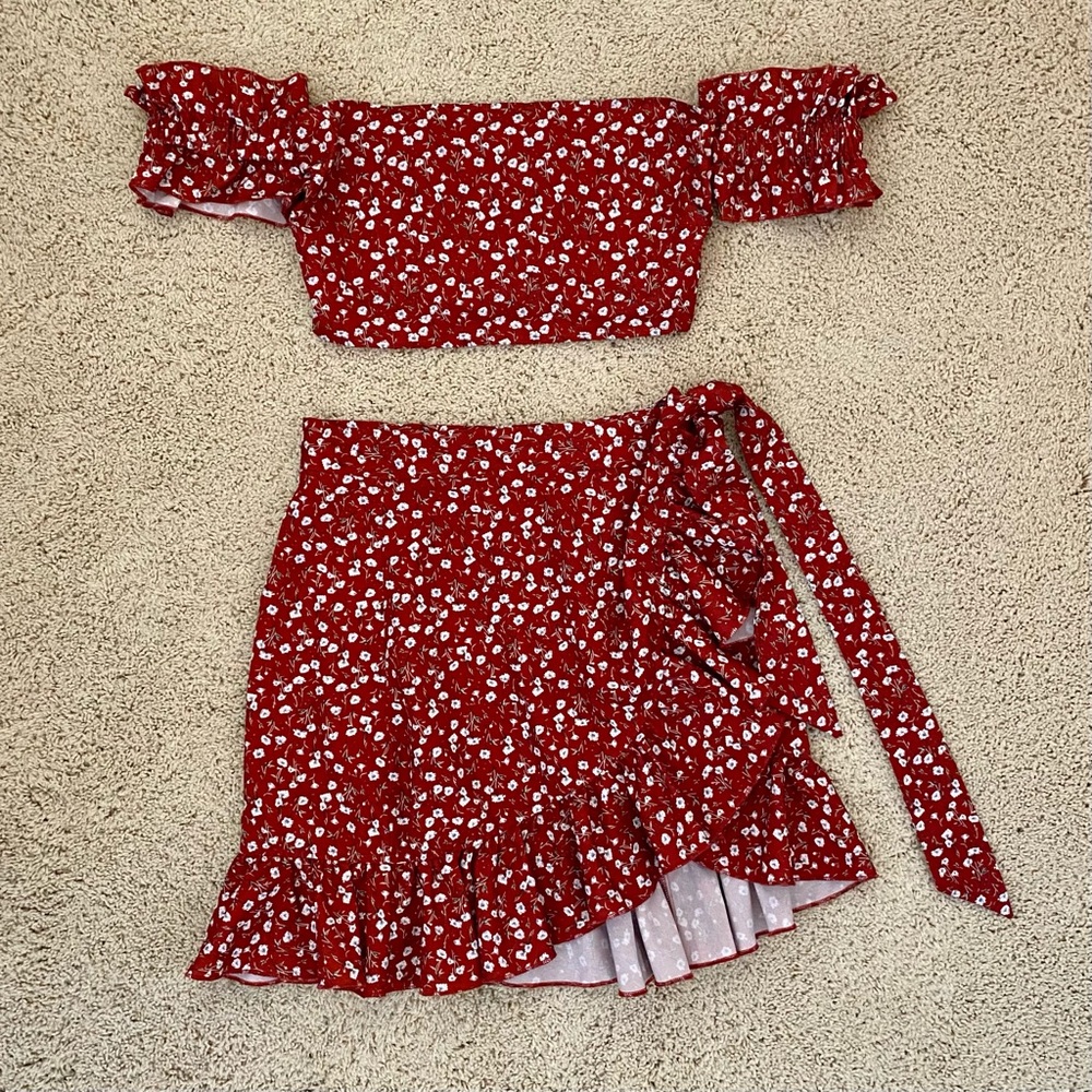 Two Piece Floral Shirred Back Cami Crop Top and Ruffle Wrap Skirt Set, Size 2 XS